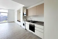 Large Studio | Modern Finishings