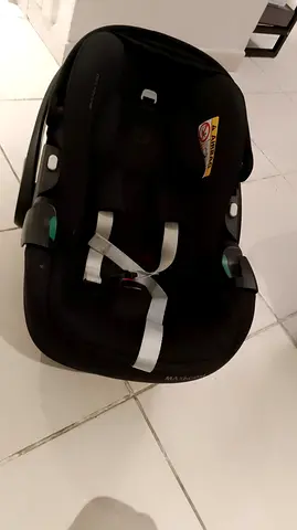 Maxi-Cosi Pebble S Infant Car Seat, Lightweight, Click  Go installation