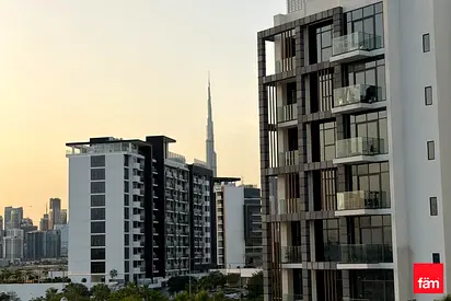 Prime Unit | Burj Khalifa & Pool Views | Bright