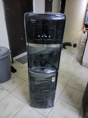 Bottom load water dispenser