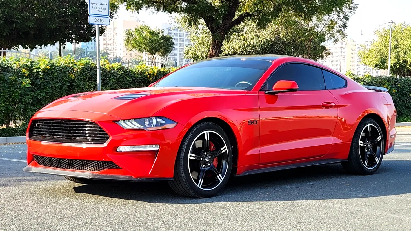 Ford Mustang 2019 — photo 1 of 12
