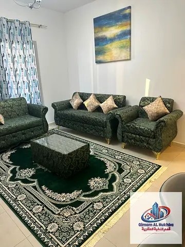 غرفه وصاله  مفروش مجهز بالكامل _ تكييف مركزى _ غاز مركزى _ متوفر باركينج _ بجوار المسجد _ سهل الوصول الى مخرج دبي