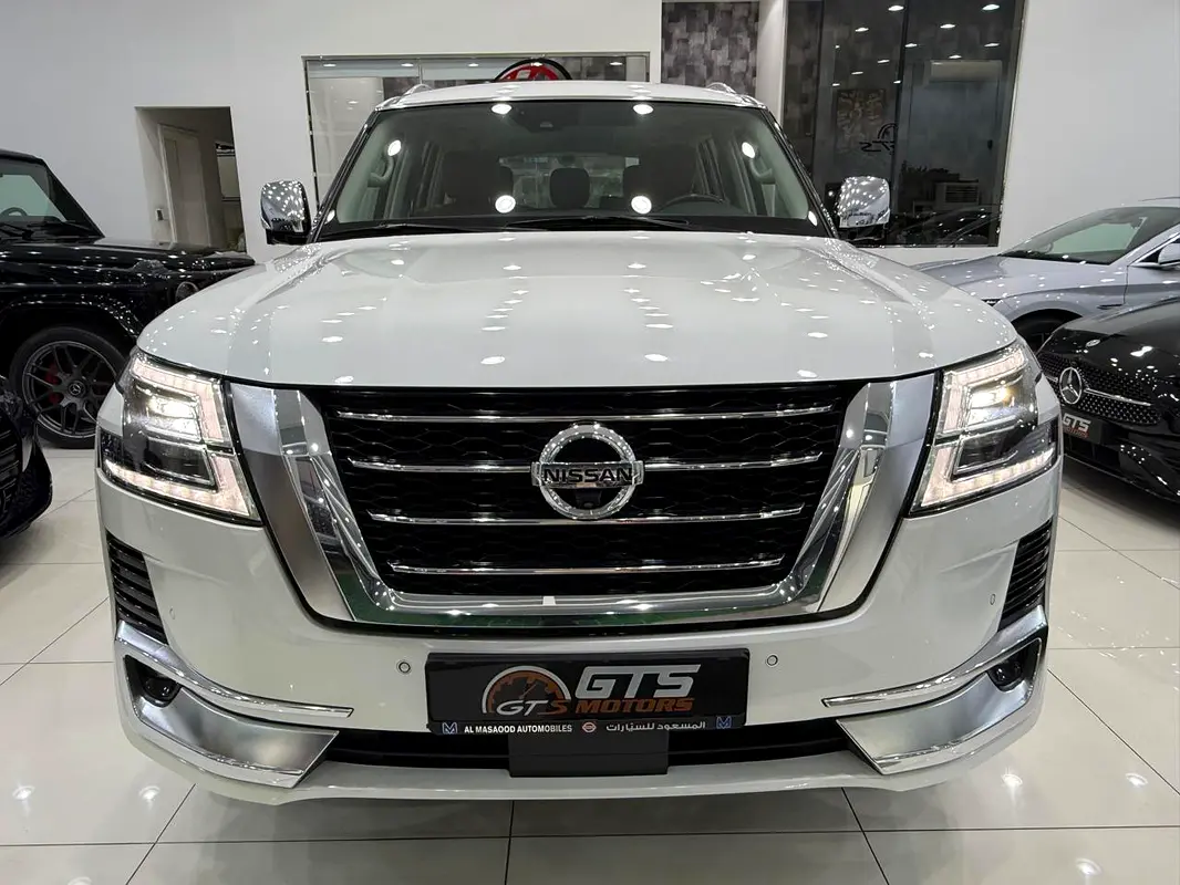 Nissan Patrol 2020 — photo 1 of 13
