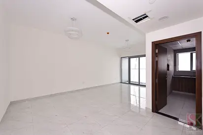 One Month Rent Free-Spacious 2 BR Flat