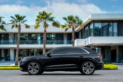 2023 AUDI Q8 — миниатюра 2