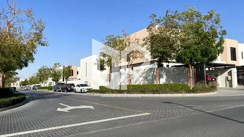 2BR townhouse - freehold - ready for immediate occupancy