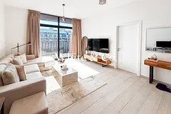 Spacious | Modern | Bright Layout
