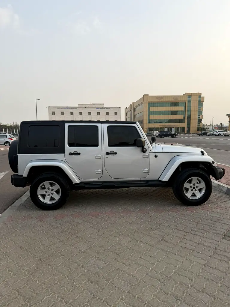 Jeep Wrangler 2009 — photo 1 of 9