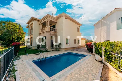 Entertainment Foyer | Lake View | Renno Opp