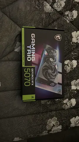 🔥 MSI RTX 5070 Gaming Trio OC للبيع 🔥   كرت نظيف جداً بحالة شبه جديدة، مع الكرتون وجميع الملحقات،