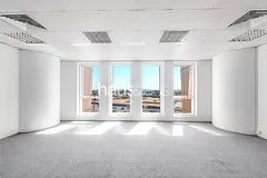 Fitted | Vacant | Bright Layout