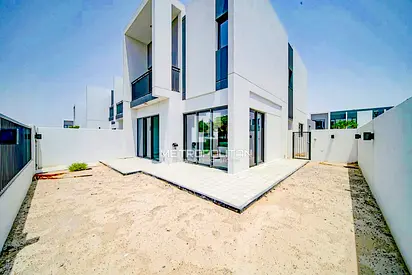 Great Investment Deal | Single Row | Close to Park