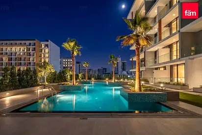 CHILLER FREE | UPTO 12 CHEQUES | SPACIOUS