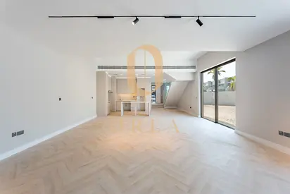 Spacious Layout | Beautiful Upgrade | Vacant & Ready