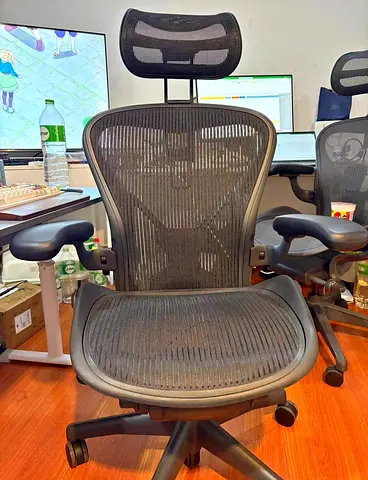 Selling For Herman Miller Aeron Chair Size B And C with adjustable headrest