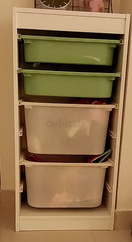 Storage Unit with Bins