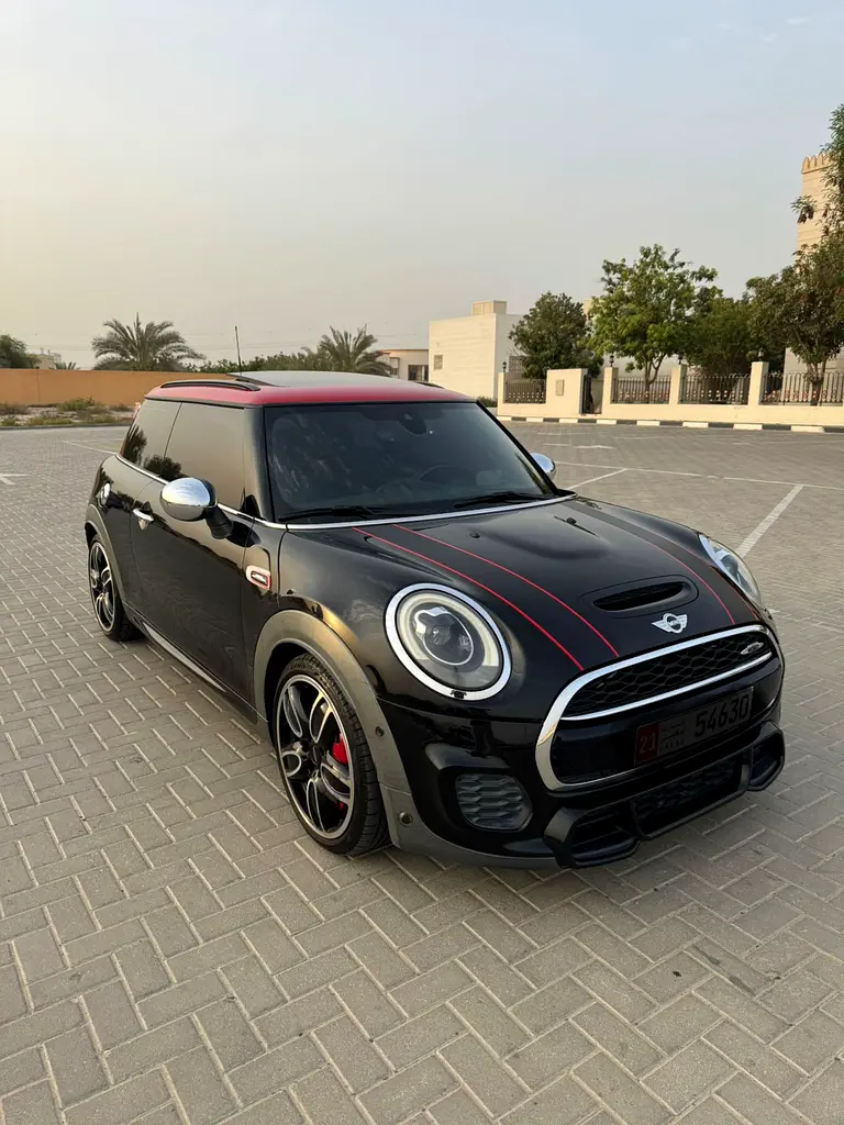 MINI Cooper 2018 — photo 1 of 15