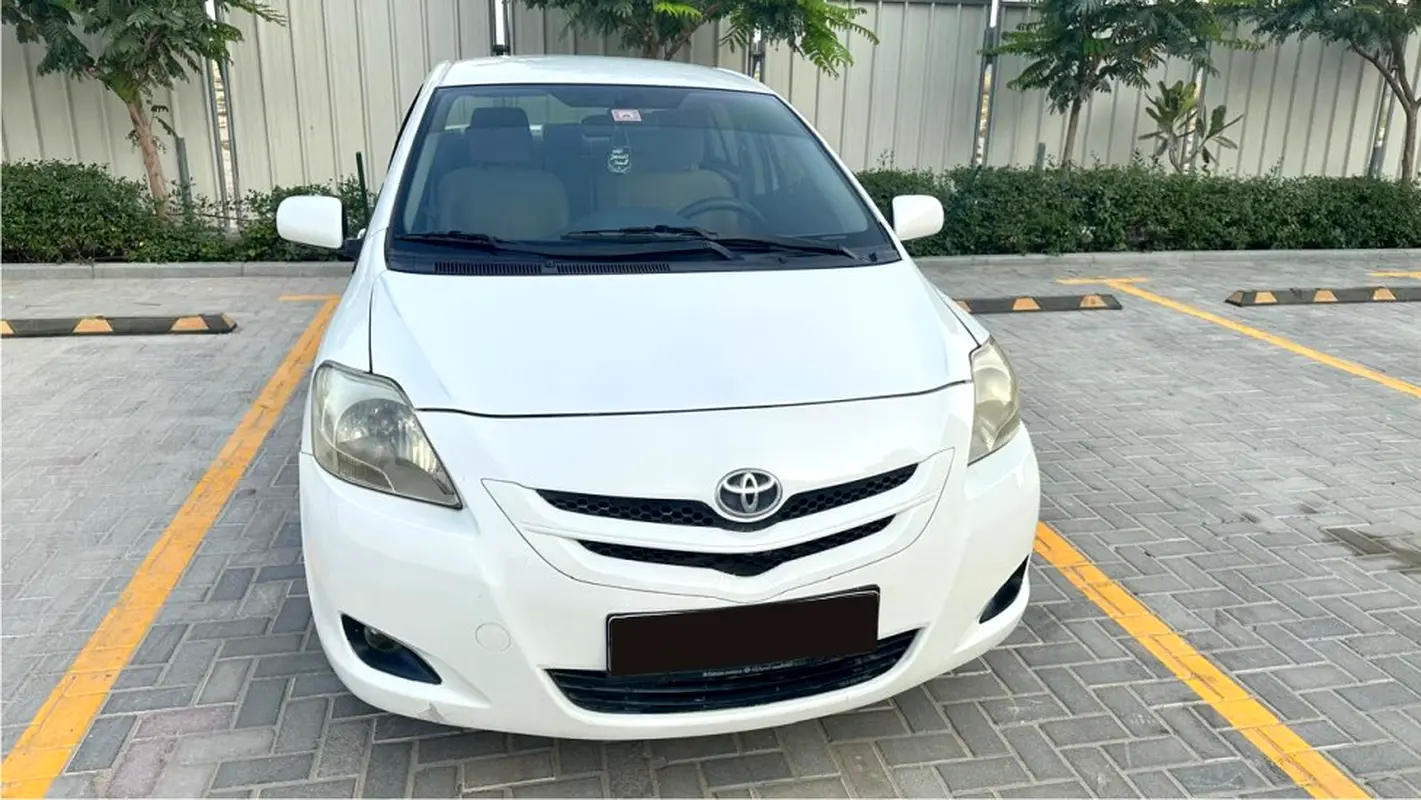 Toyota Yaris 2006 — photo 1 of 5