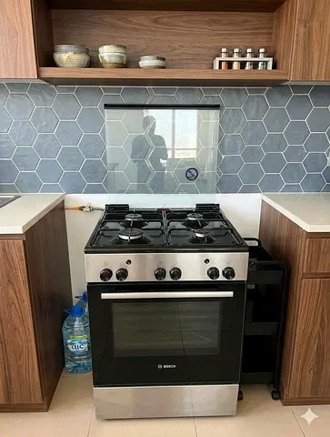 Bosch full 4-burner Gas Cooker with Oven - Working Condition  BY BNM