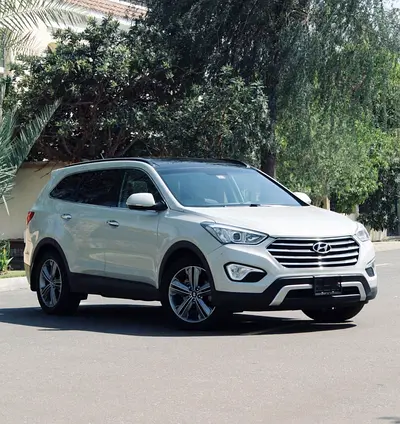 Hyundai Santa Fe Grand Edition 2015 - GCC Specs - Excellent Condition