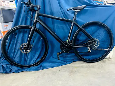 Road or hybrid bike canandale