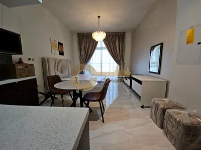 FULLY FURNISHED | SPACIOUS | AVAILABLE MID APRIL