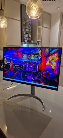 27-Inch 4K Monitor - Perfect Condition