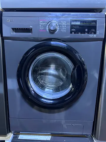 LG washing machine 8 kg same like a new condition