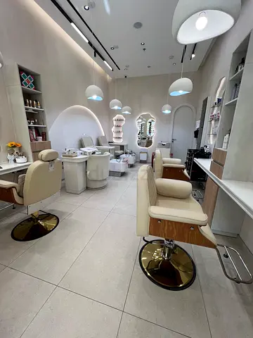 Beauty saloon for sale