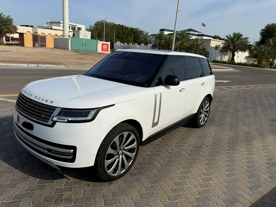 Land Rover Range Rover 2023 — photo 1 of 15