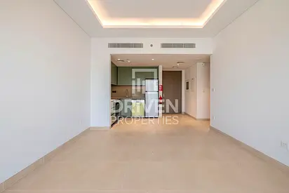 Prime Location | Brand New Unit | Ready to Move in