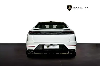 2025 Lamborghini URUS photo 6