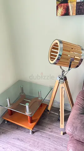 Tripod lamp