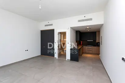 Modern and Well Maintained Studio | High Floor