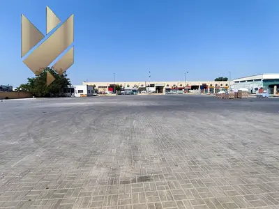 للايجار حوطه الصناعيه10 | موقع استراتيجي مميز | شارع رئيسي | مساحه واسعه | مجهزه | مناسب للتجاري والصناعي | كهربا ممتازه | مكاتب للاعمال | انترلوك |