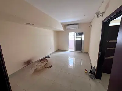 غرفة وصالة للايجار في الراشدية طابق ارضي خلف حديقة السيدات تكييف اسبليت بلكونة صيانة مجانية السعر 31 الف سنويا 4 دفعات تأمين شيك ترجمه بدون عمل عناصر