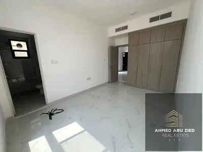 شقة غرفة وصالة للإيجار السنوي أول ساكن في منطقة العالية – عجمان | قريبة من مخرج 311 | غرفة ماستر | 2 حمام | مكيف مركزي | بلكون | خزائن حائط | 34,000