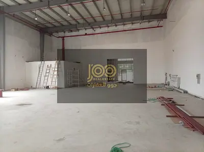 فرصة استثمارية مميزة للإيجار السنوي – مجمع مستودعات متكامل في أم الثعوب، أم القيوين بمساحة 13,000 قدم وكهرباء عالية 220 كيلوواط