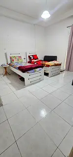 Fully Furnished twin sharing bedspace in Master bedroom