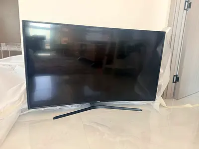 Samsung curve 55 inch smart tv in working condition