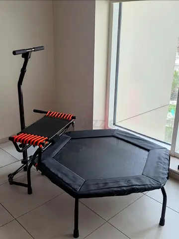 Trampoline with Adjustable Handle for Indoor Fitness