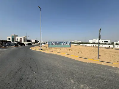 ارض للبيع في الحوشي على 3 شوارع