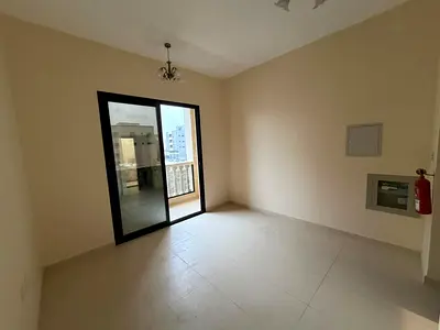 استديو للايجار السنوى العالية عجمان  22 الف على 4 دفعات  جديد اول ساكن في العاليا خلف البيت المتوحد  خزائن بالحائط مع بلكون نظام التكييف والتبريد مركز