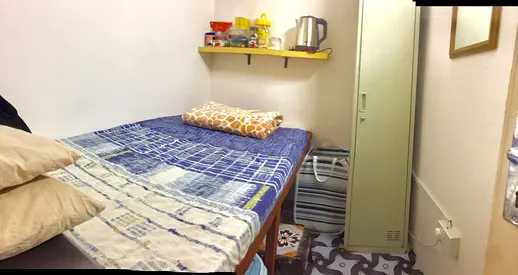 Closed Partition Near KARAMA ADCB Metro for Female