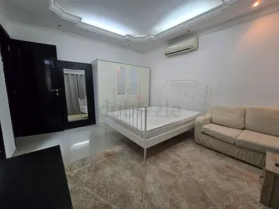 Furnished master room near metro