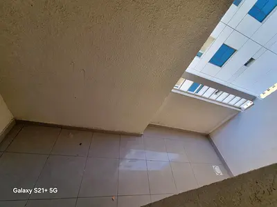 ✨ للإيجار في الشارقة – أبو شغارة ✨  🏡 متاح الآن شقق غرفه وصالة بموقع ممتاز  ✔️ بلكونة بإطلالة جميلة ✔️ 1 حمام ✔️ تكييف مركزي