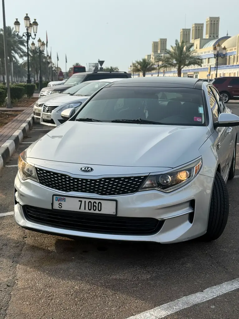 Kia Optima 2016 — photo 1 of 12