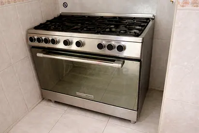 Stainless steel 6-burner gas range with oven