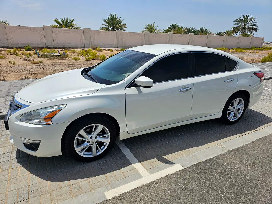Nissan Altima 2016 — photo 1 of 20