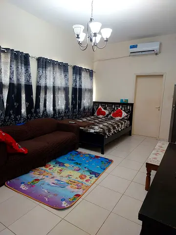 Jumeirah beach hotel opposite burj al arab to close room available Family  lady only